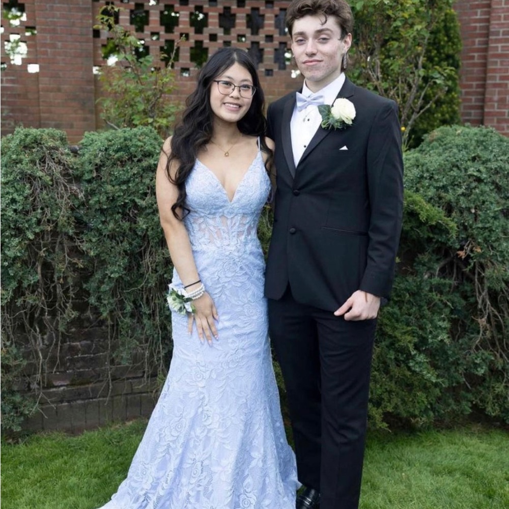 PROM DRESS - Picture 3 of 4